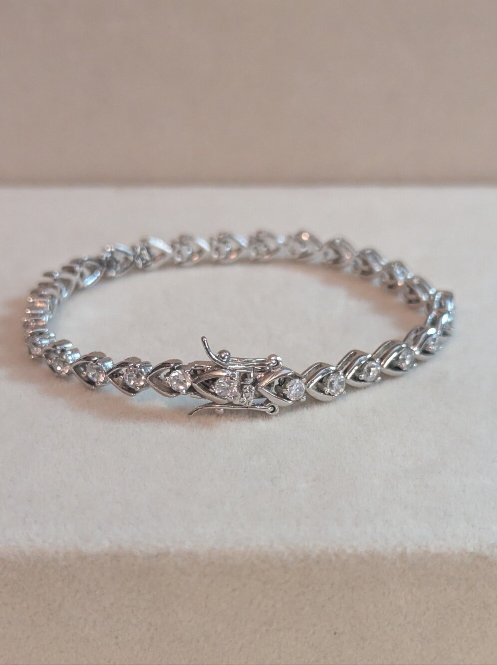 Elegant Tennis‑Style Bracelet • Clear Stones • 7"---  P042126-05